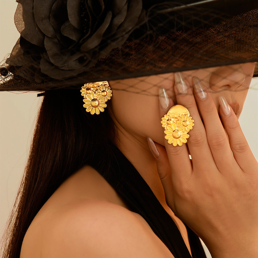 VINTAGE DAISY DRIP OIL EARRINGS