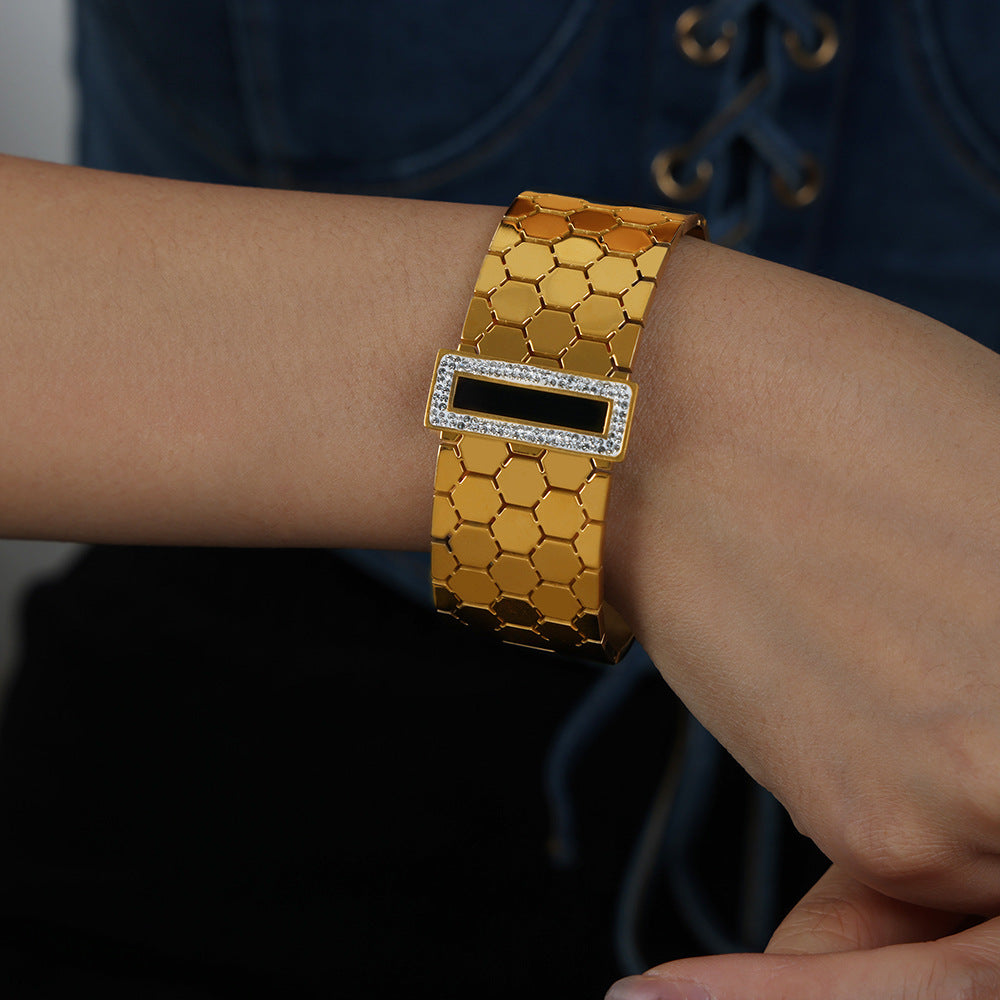 VINTAGE PALACE STYLE INLAID HONEYCOMB DESIGN BRACELET