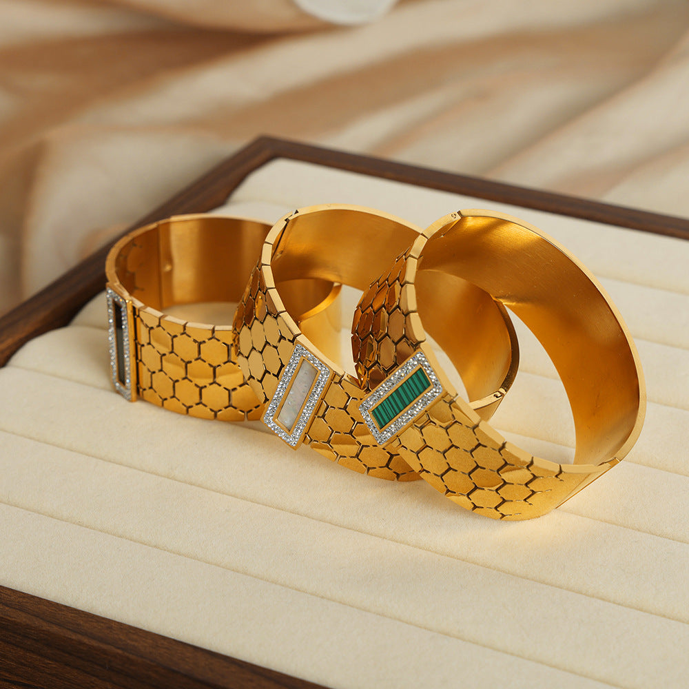 VINTAGE PALACE STYLE INLAID HONEYCOMB DESIGN BRACELET
