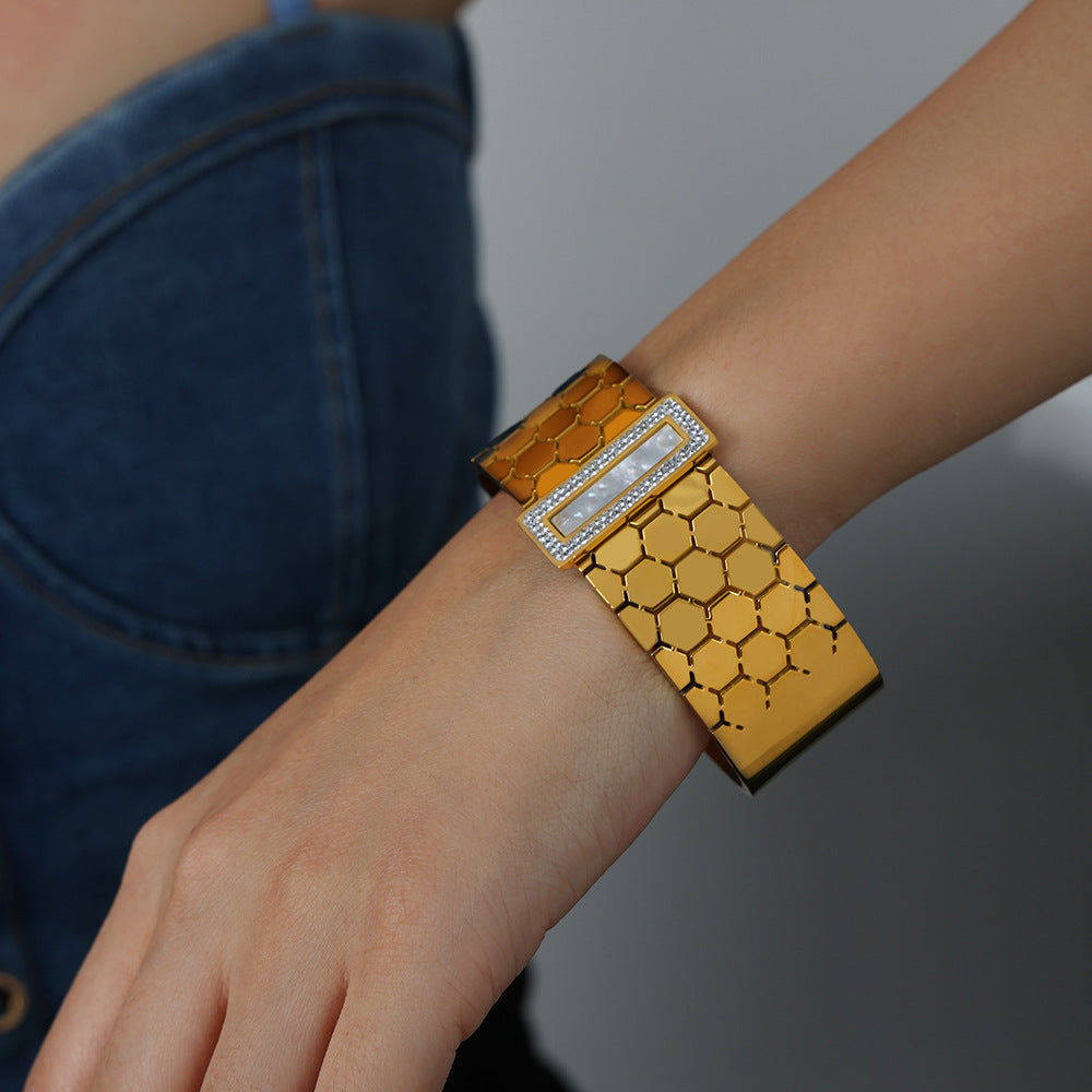 VINTAGE PALACE STYLE INLAID HONEYCOMB DESIGN BRACELET