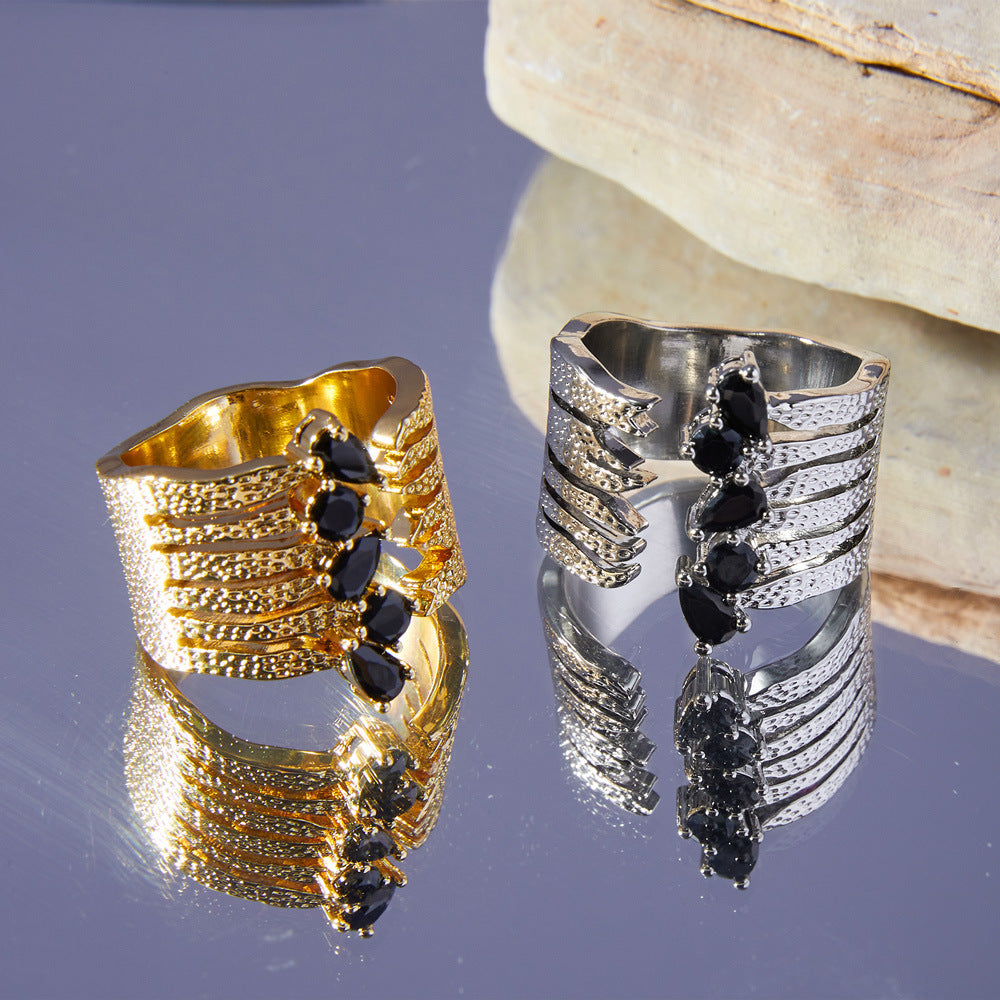 VINTAGE HAMMER PATTERN WIDE EDITION RING