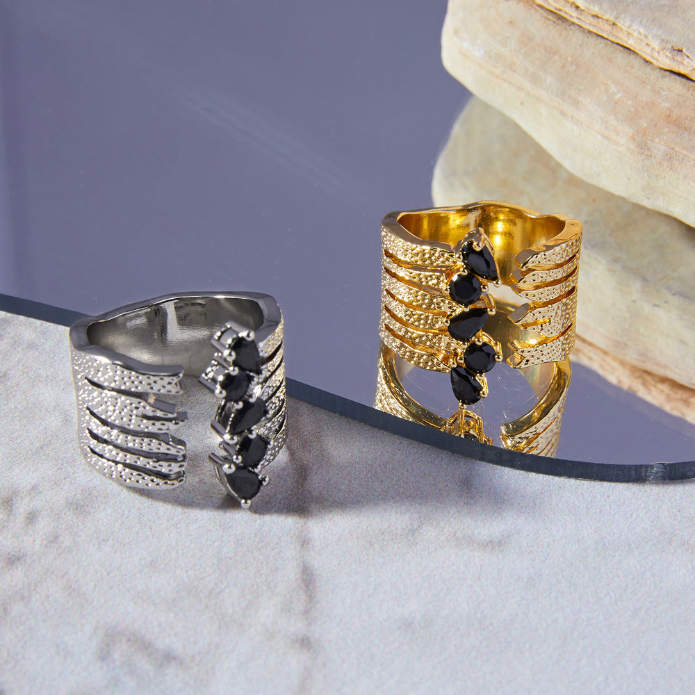 VINTAGE HAMMER PATTERN WIDE EDITION RING