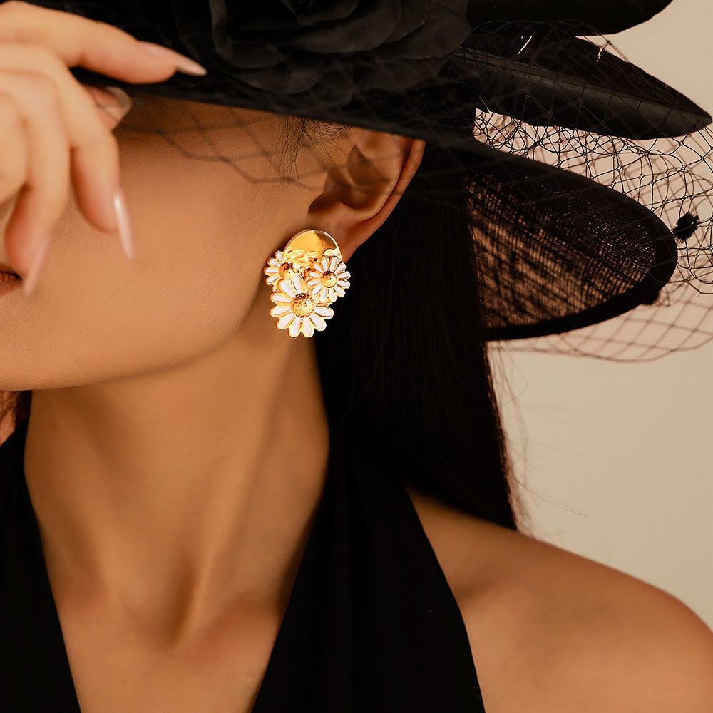 VINTAGE DAISY DRIP OIL EARRINGS