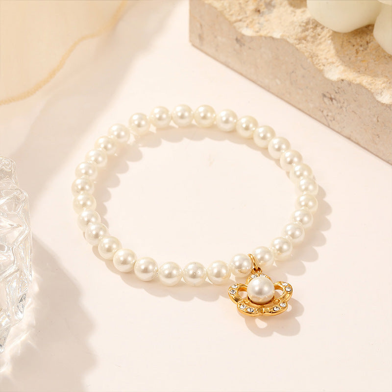 Vintage style flower pearl bracelet