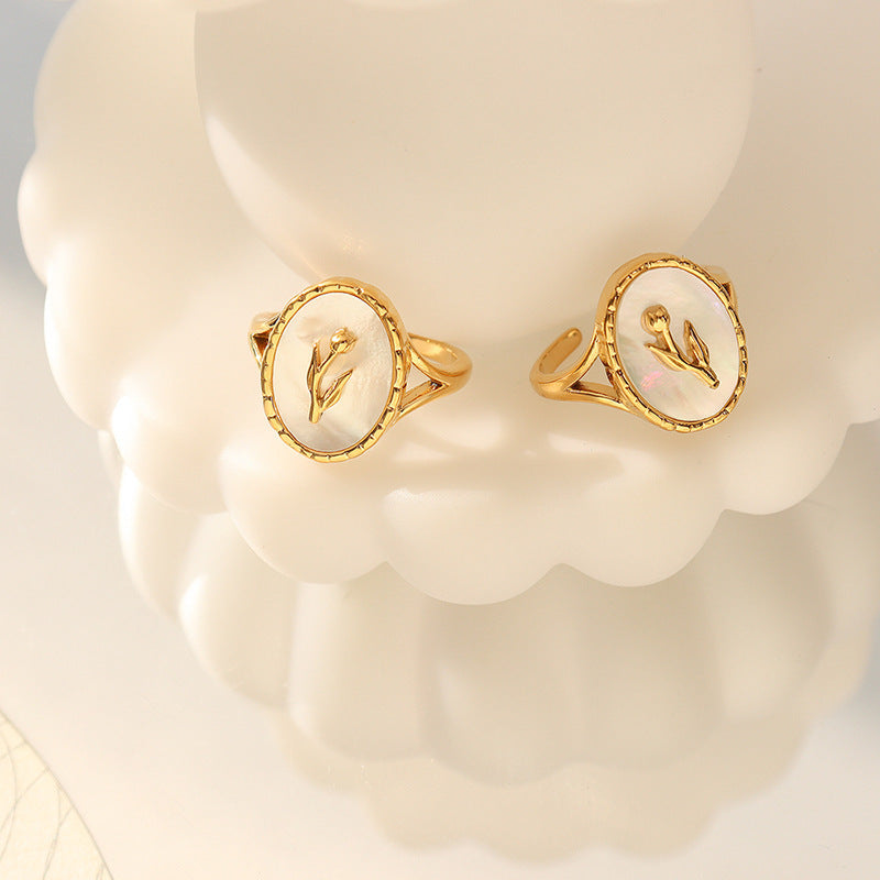 WHITE SEA SHELL FLOWER OPEN RING