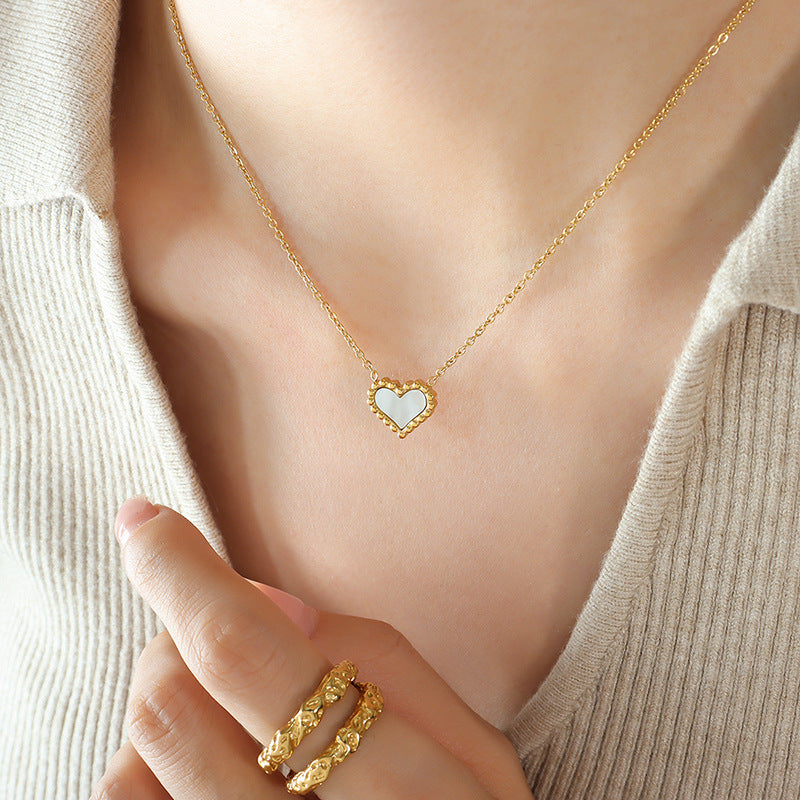 WHITE SEA SHELL HEART NECKLACE
