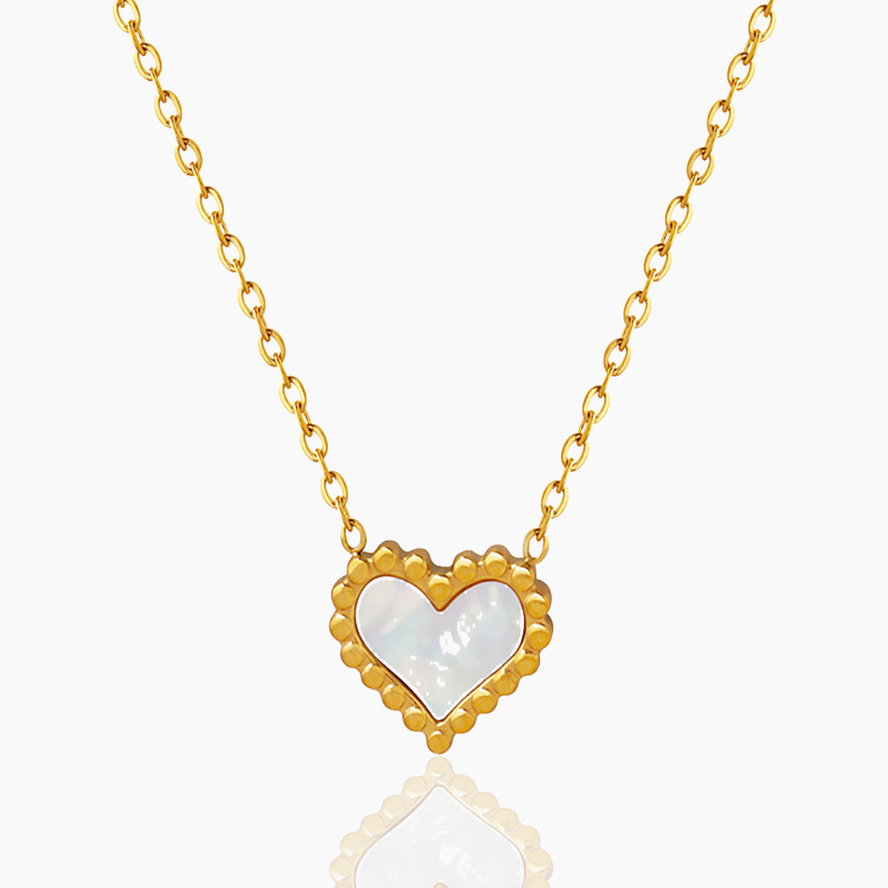 WHITE SEA SHELL HEART NECKLACE