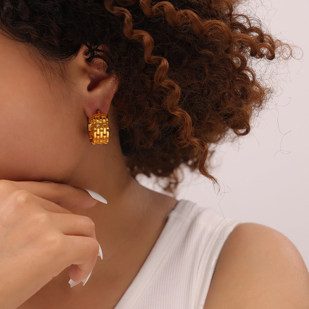 WRAPPED-AND-SPLICED-C-SHAPED-EARRINGS