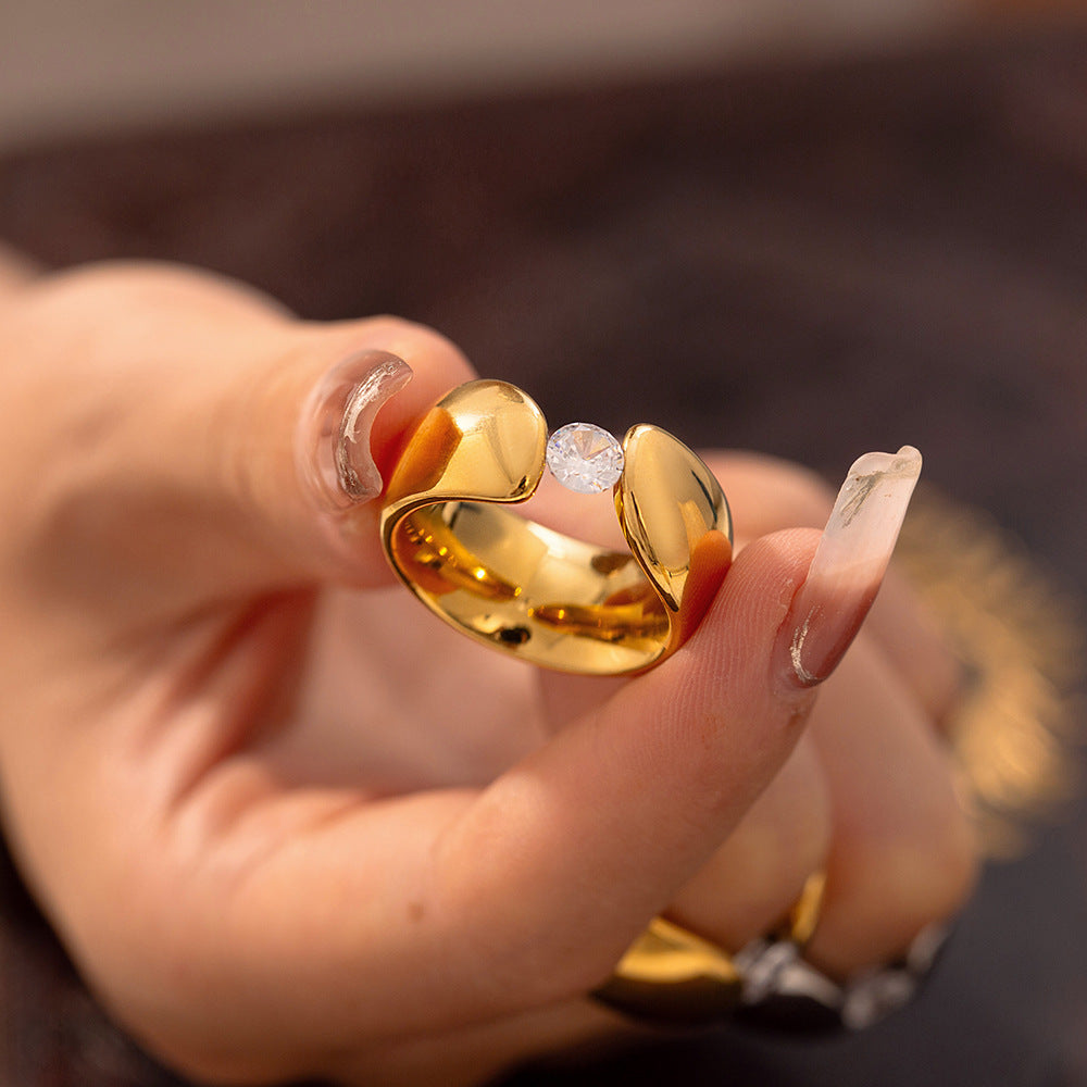 Wide Clip Shiny Stone Ring