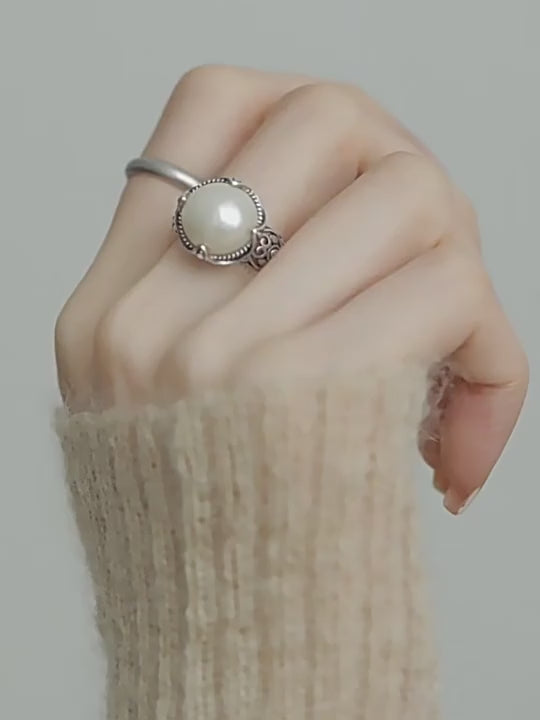 Vintage pearl hollow ring