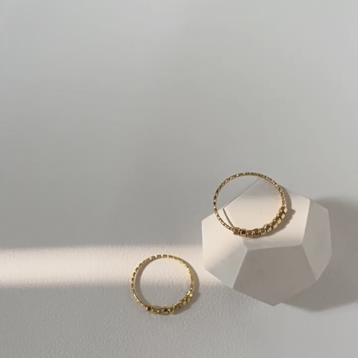 Ice cube hexagonal ring