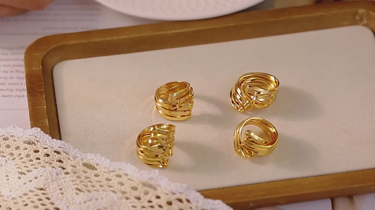 Pleated hollow line stitching ring